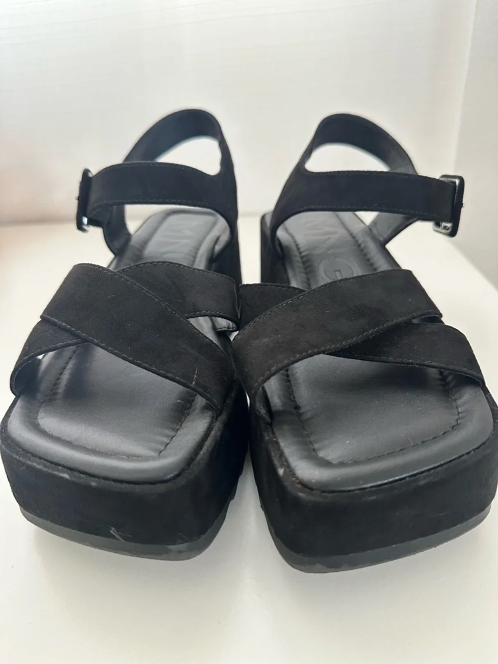 Mango black platform